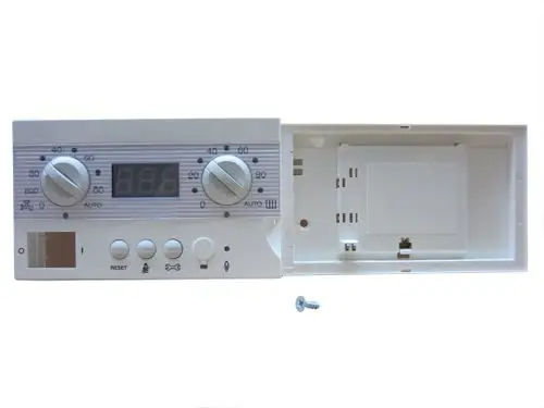 Bedienmodul von Bosch mit analogen Reglern, digitaler Anzeige und mehreren Tasten zur Steuerung. Teilweise sichtbar ist das Gehäuse mit Platz für eine Verkabelung.